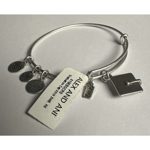 Alex And Ani Silver 2019 Graduation Bracelet Cap Charm NWT - Picture 1 of 5
